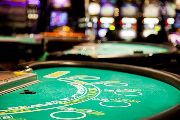 Exploring Fair Play Policies Across Italian Poker Services